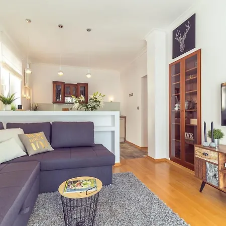 Rent Like - Chmielna 27 * 华沙